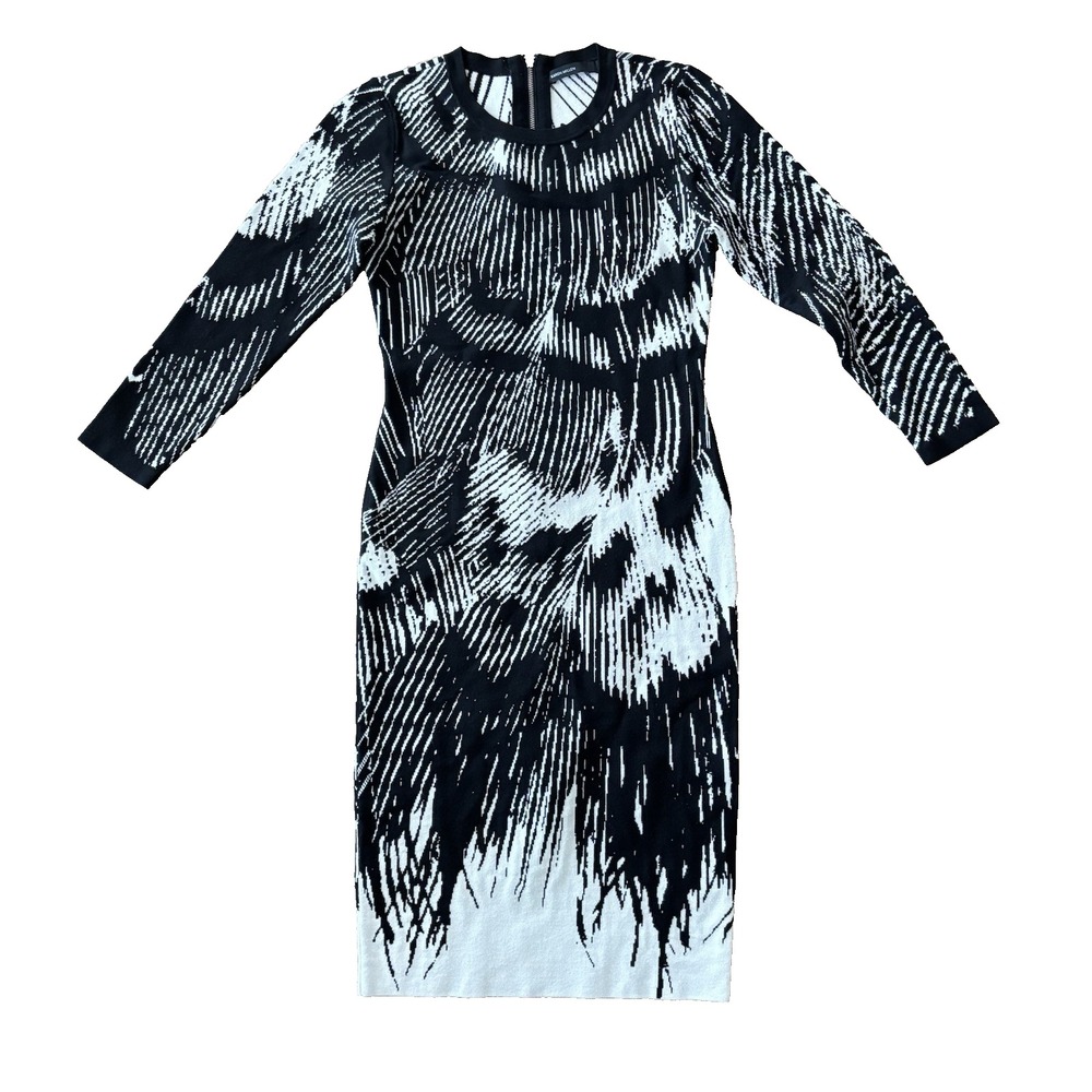 Karen Millen size 3 black & white knitted Sweater dress‎